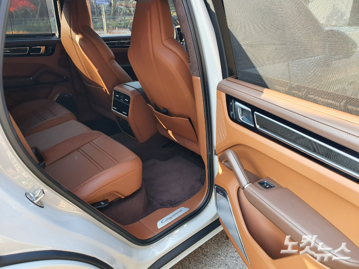 포르쉐 카이엔 플레티넘 에디션