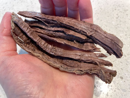 소고기장조림 결대로 고기 찢기