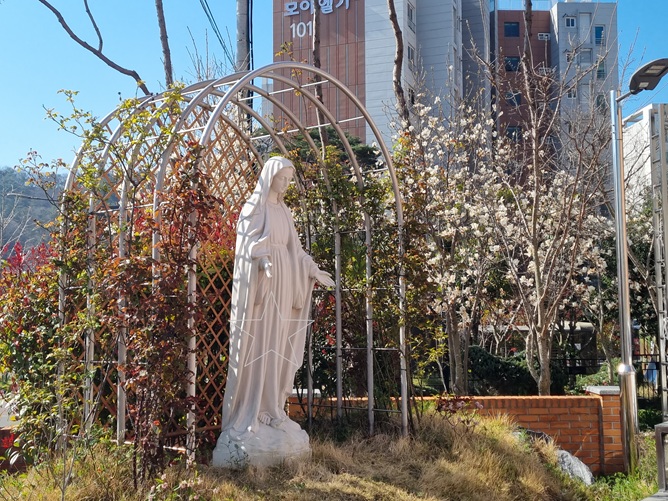 목포 연산동성당 성모동산 성모님 상