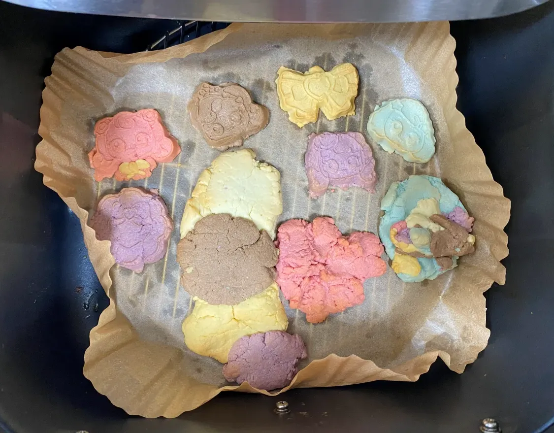 토이쿠키-만들기-캐치-티니핑-에어프라이어-140도-15분-조리