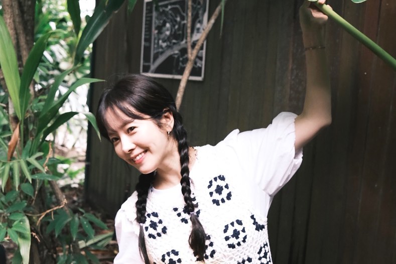 한지민 매니저의 프로 사진 컷&#44; 예쁜 한지민이 어디가나요?