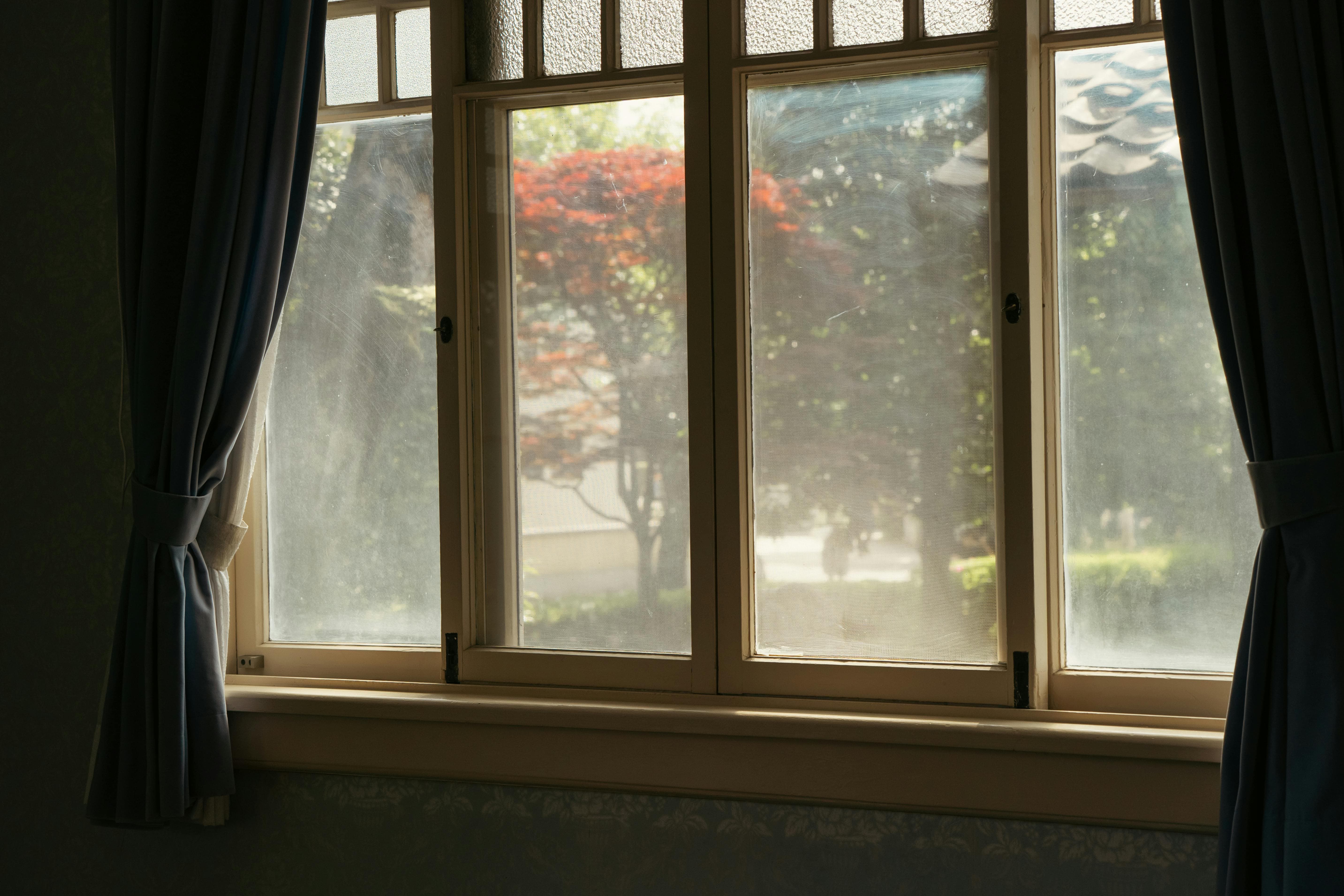 방충망 상태 확인하기