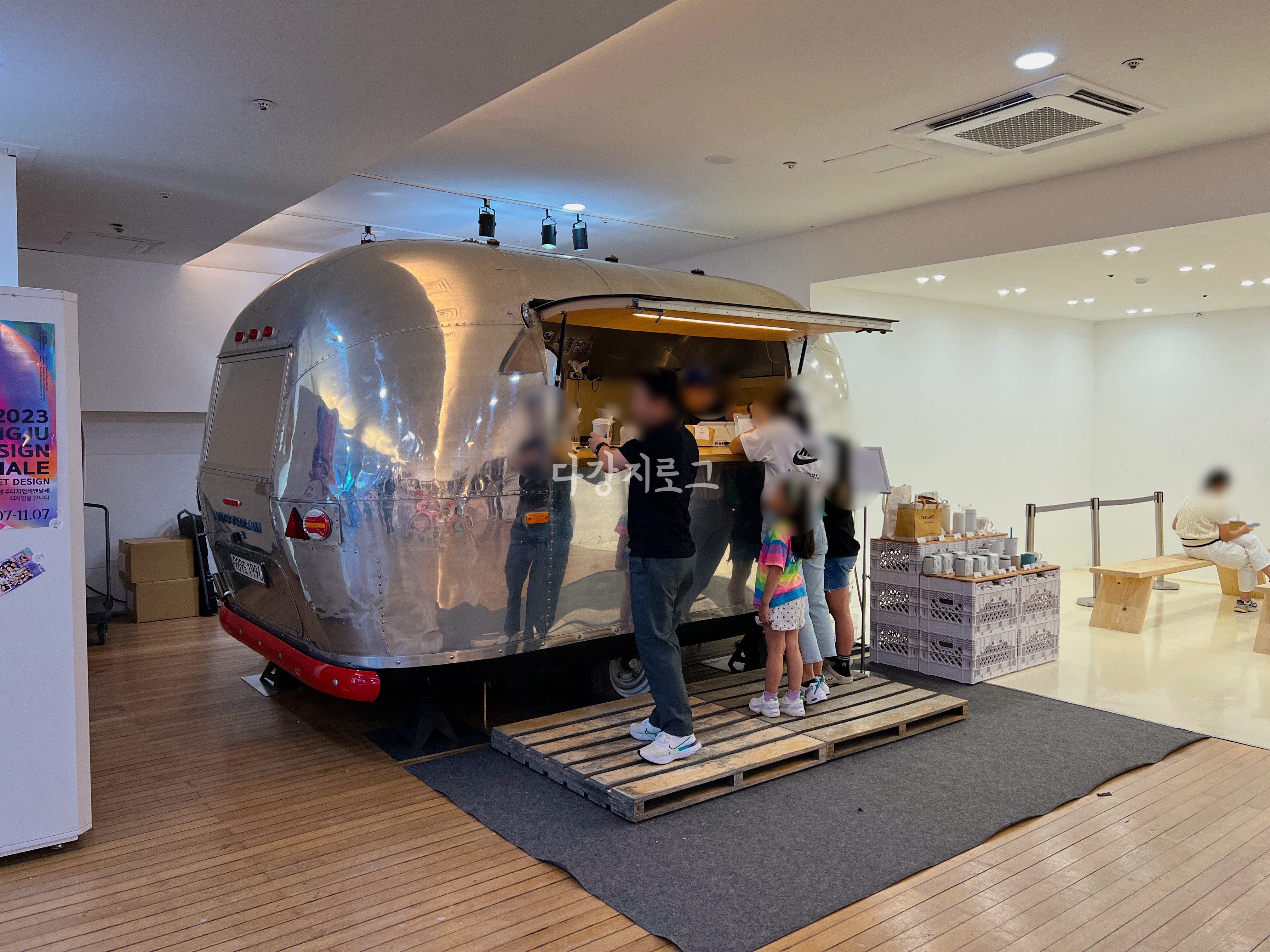 블루보틀 커피트럭 광주 디자인 비엔날레