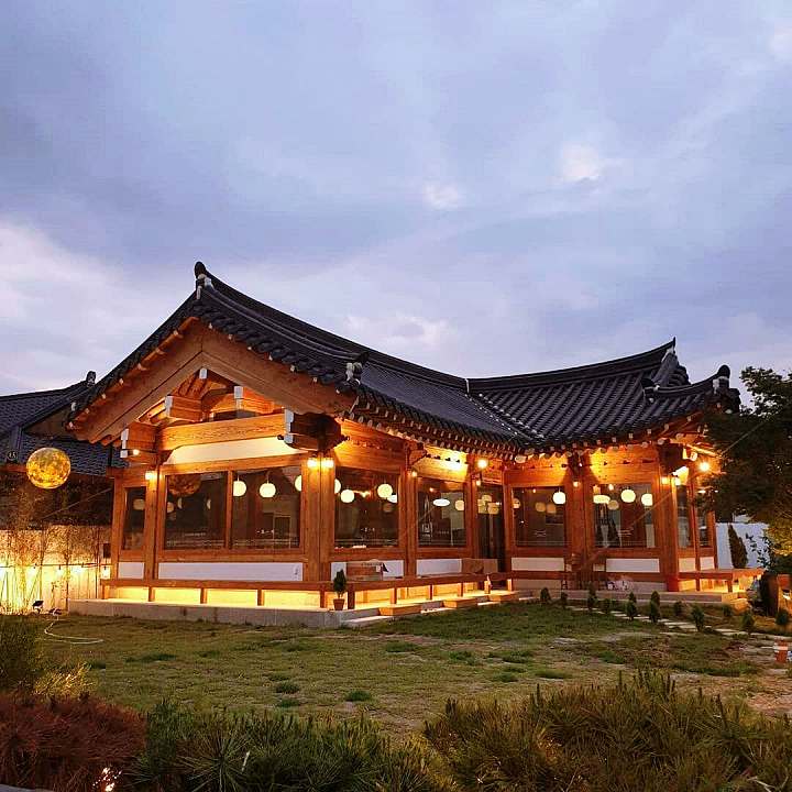 한옥 핫플 데이트 코스 꼬막 갈비 비빔밥 육회비빔밥 꼬막비빔밥 한우 육회꼬막비빔밥 경주 황리단길 맛집 추천 생방송투데이 소문의 맛집