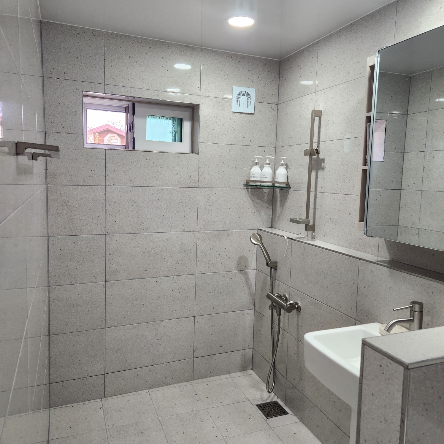 화장실 내부 사진