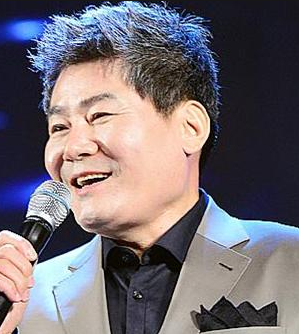 진성 프로필 고향 나이 가족 종교 키 본명-25 진성 프로필 고향 나이 가족 종교 키 본명-25