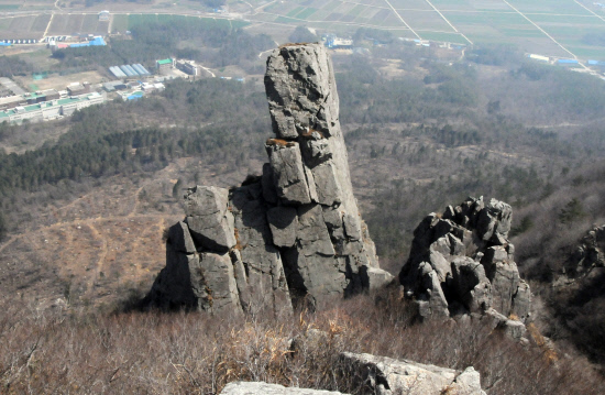 억불산