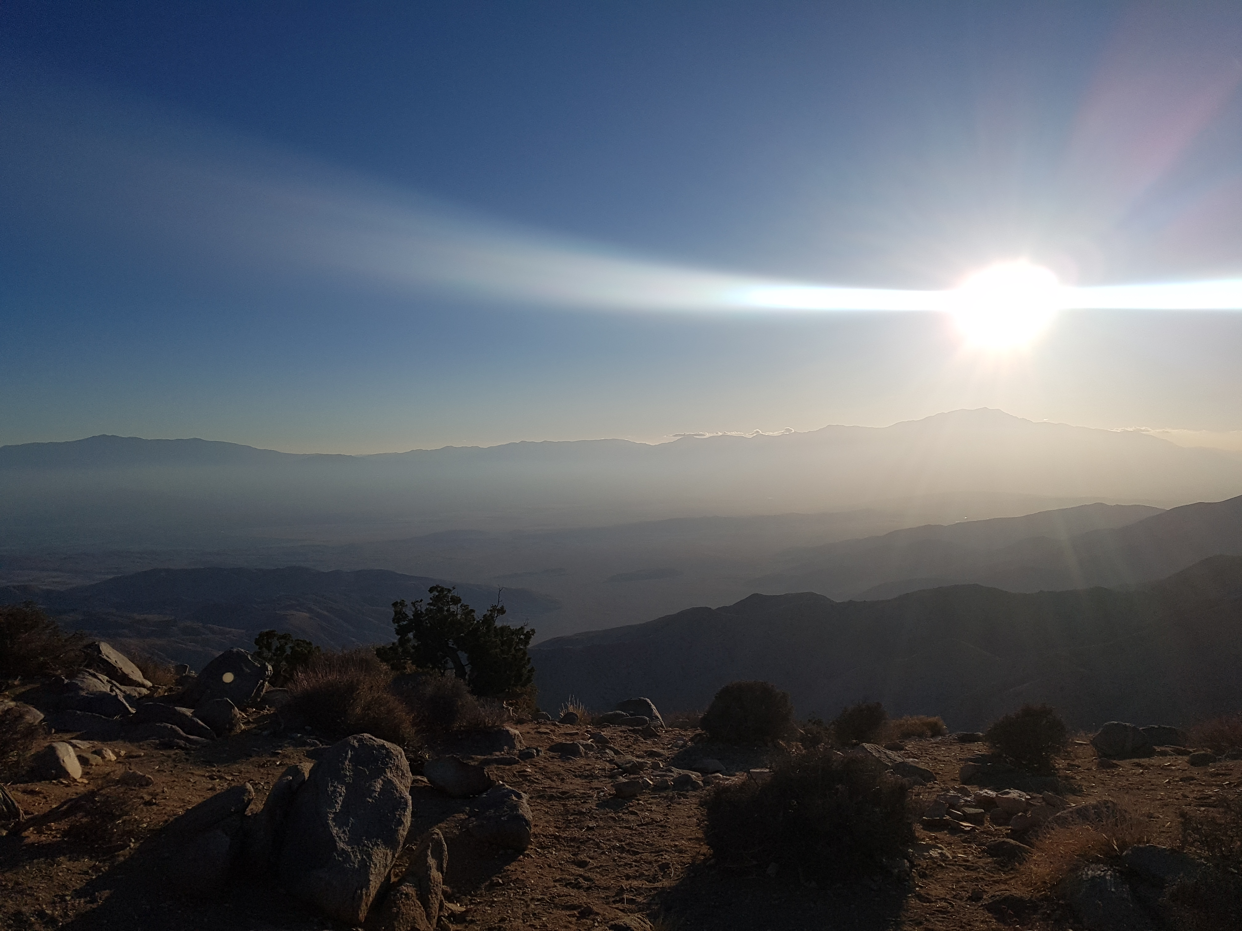 키스 뷰(Keys View)에서 바라본 강렬한 일몰의 빛줄기