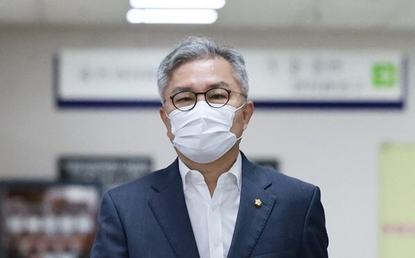 최강욱 국회의원 프로필