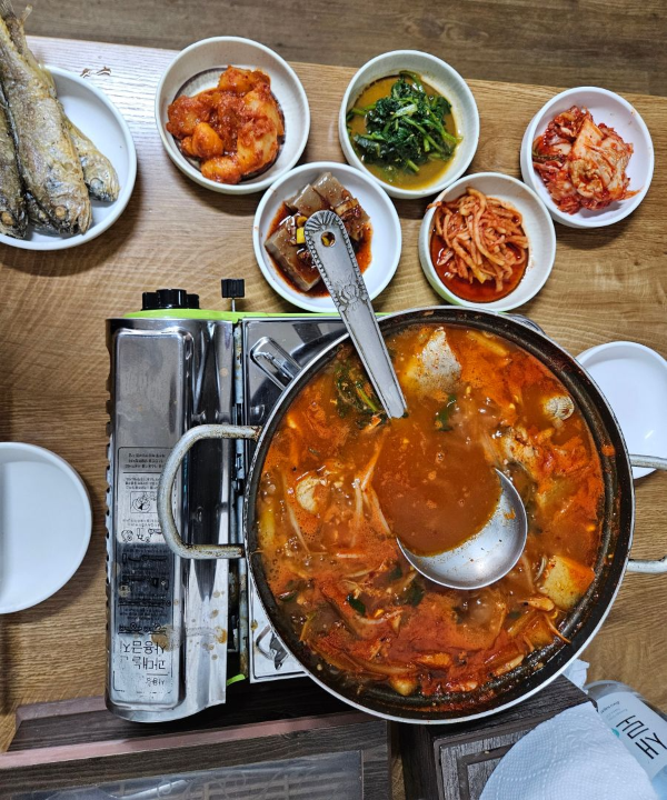 식당 메뉴 항공샷