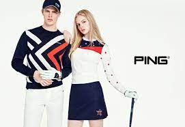 혁신과 스타일을 대표하는 나이키 골프는 특히 젊은 세대의 골프웨어 브랜스 순위사이에서 인기가 높습니다. 나이키의 Dri-FIT 기술과 같은 고급 소재는 최적의 성능과 함께 편안함을 제공하며, 골프웨어의 트렌드를 주도합니다.