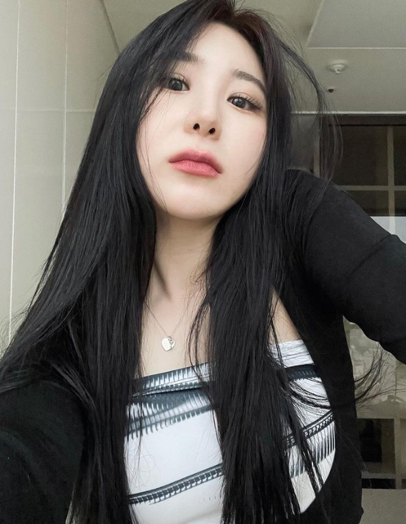이채연 아이즈원 나이 프로필 키 이채령 다리 고화질 화보 인스타 과거