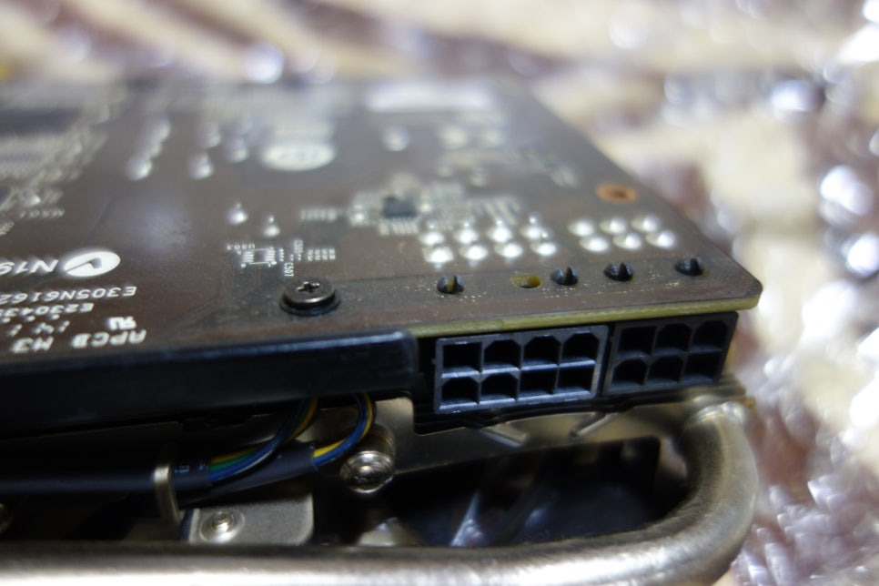 GTX760 그래픽카드 외형 또는 구성품 사진