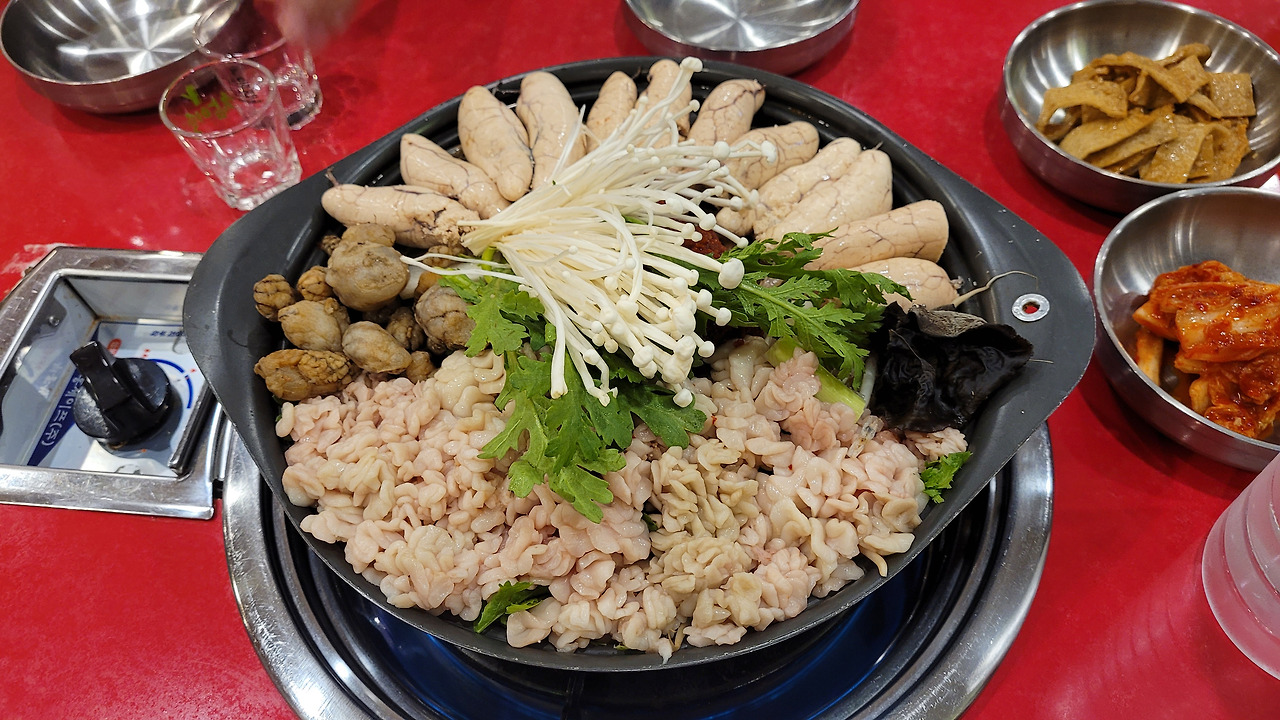 알탕 2인분에 품성한 동태 이리가 들어간 알탕