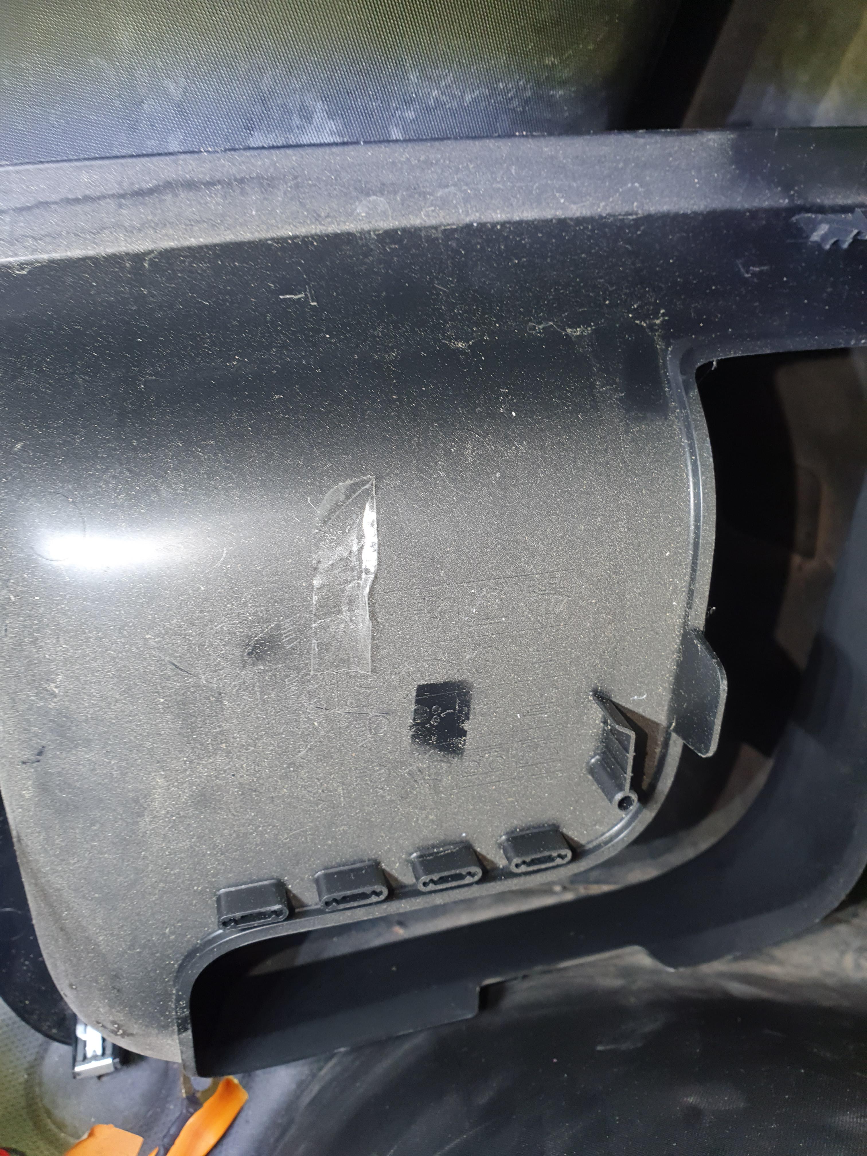 트위지 사이드 브레이크 커버