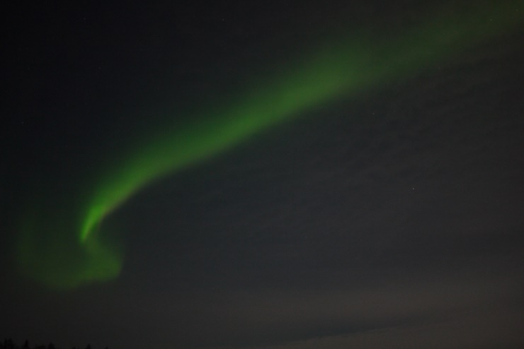 오로라가 피어나는 모습