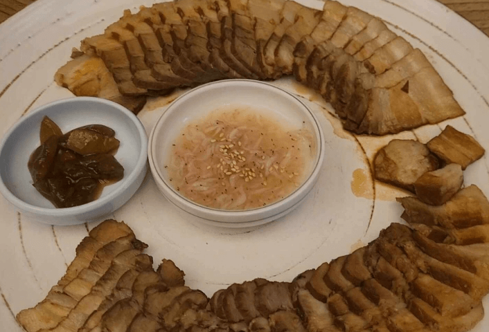 백반기행 우리콩 청국장찌개 돼지수육 백반 대학로 맛집