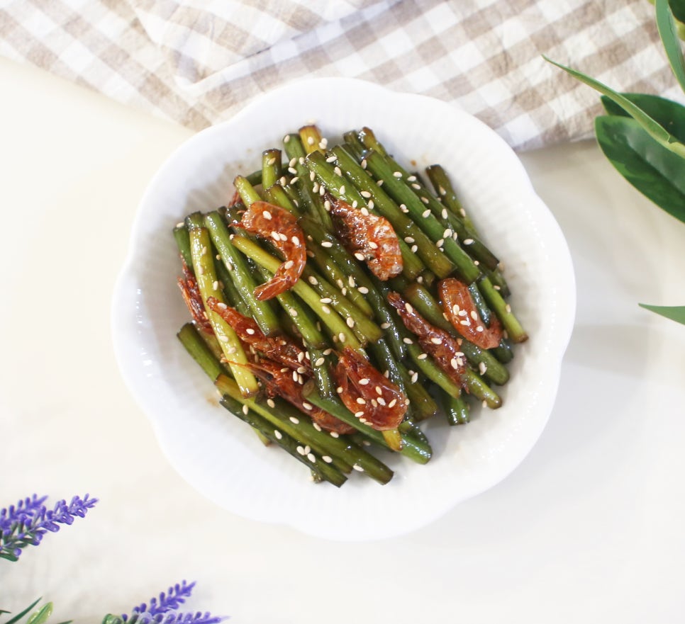 건새우 마늘쫑볶음