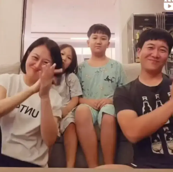 장윤정-가족-사진