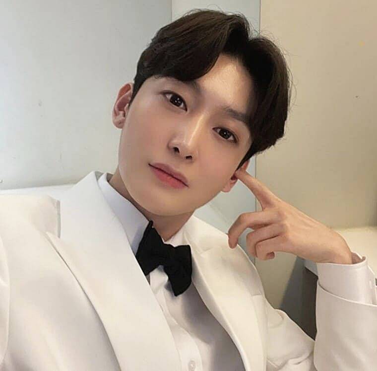 가수-김용빈