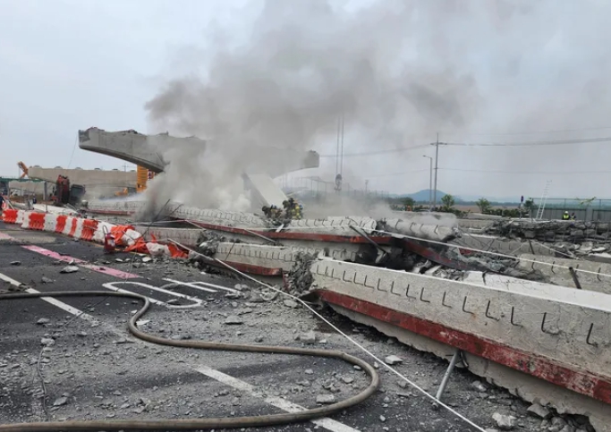 시흥 교각 붕괴 이미지