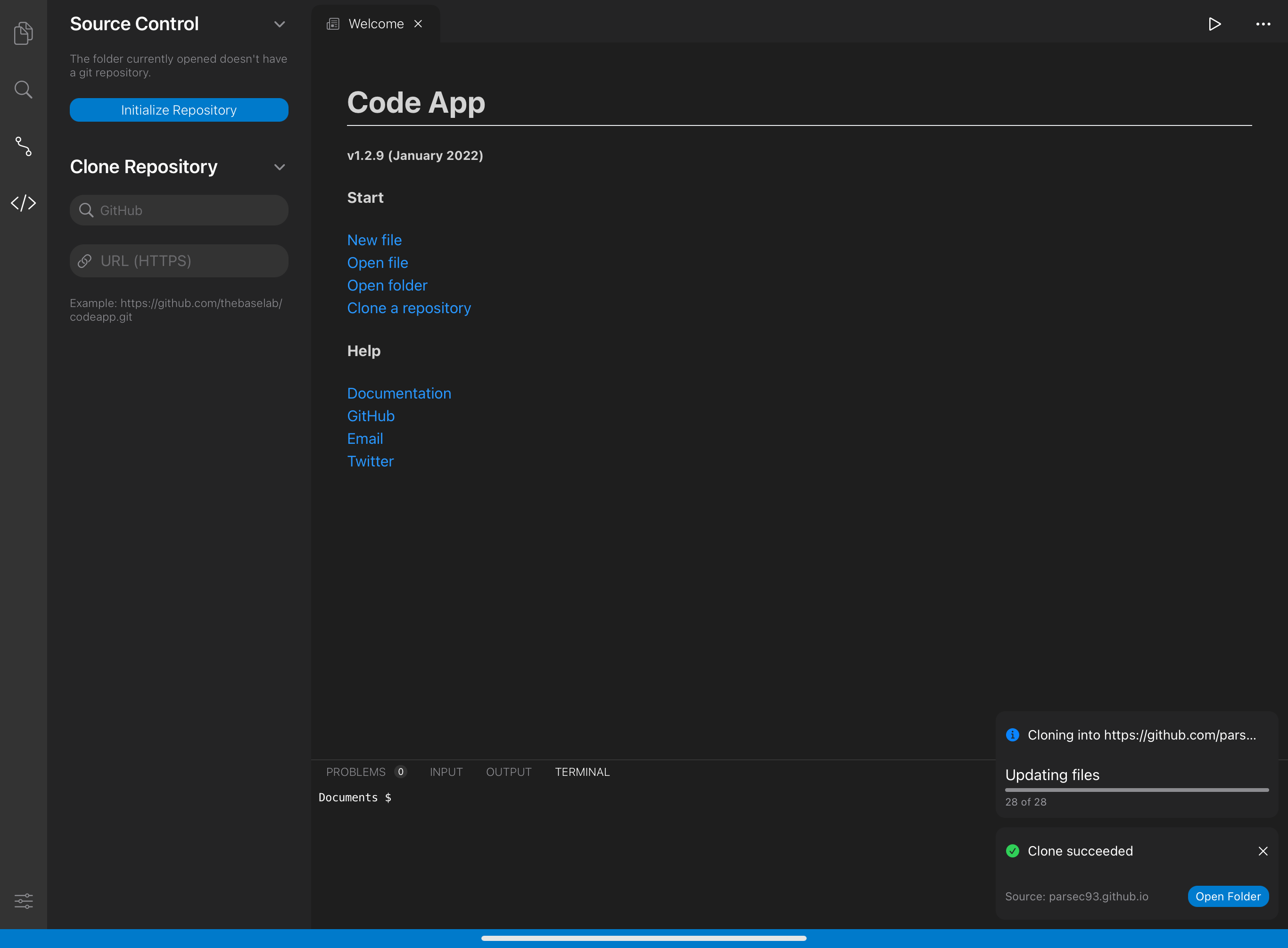 앱스토어 Code App 실행 화면
Source Control과 Code App의 Read.me 같은 메인 화면을 캡쳐해둠