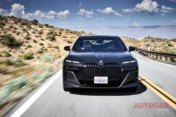 BMW의 전기 럭셔리 세단 i7