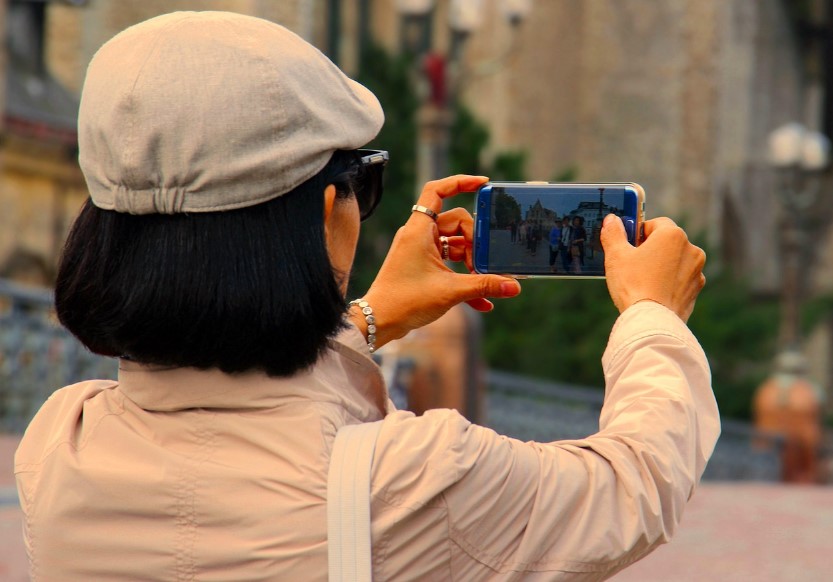 스마트폰 저장 공간 선택 (64GB, 128GB, 256GB)