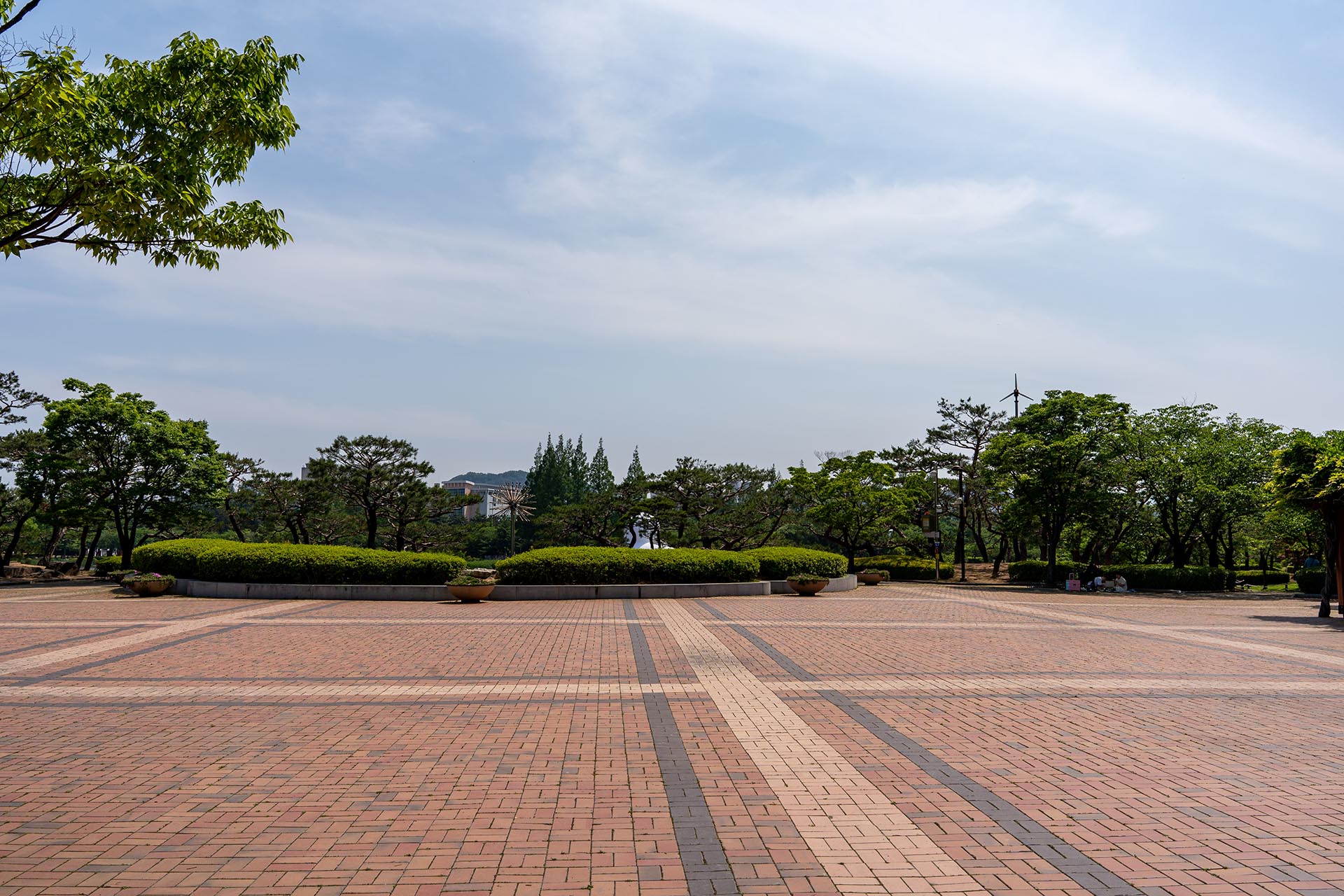 연지공원