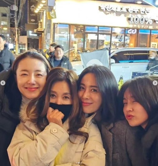 '빨강 구두' 출연진 [사진=최명길 SNS]