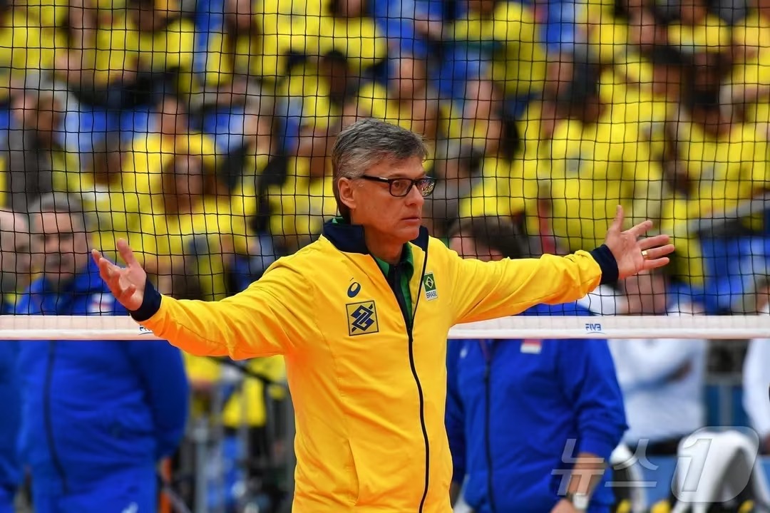 5연패 실패 후 반격 카드…대한항공, 헤난 감독 영입