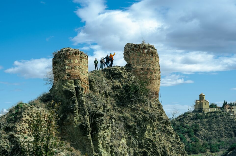 조지아 산에 오른 사람들 사진