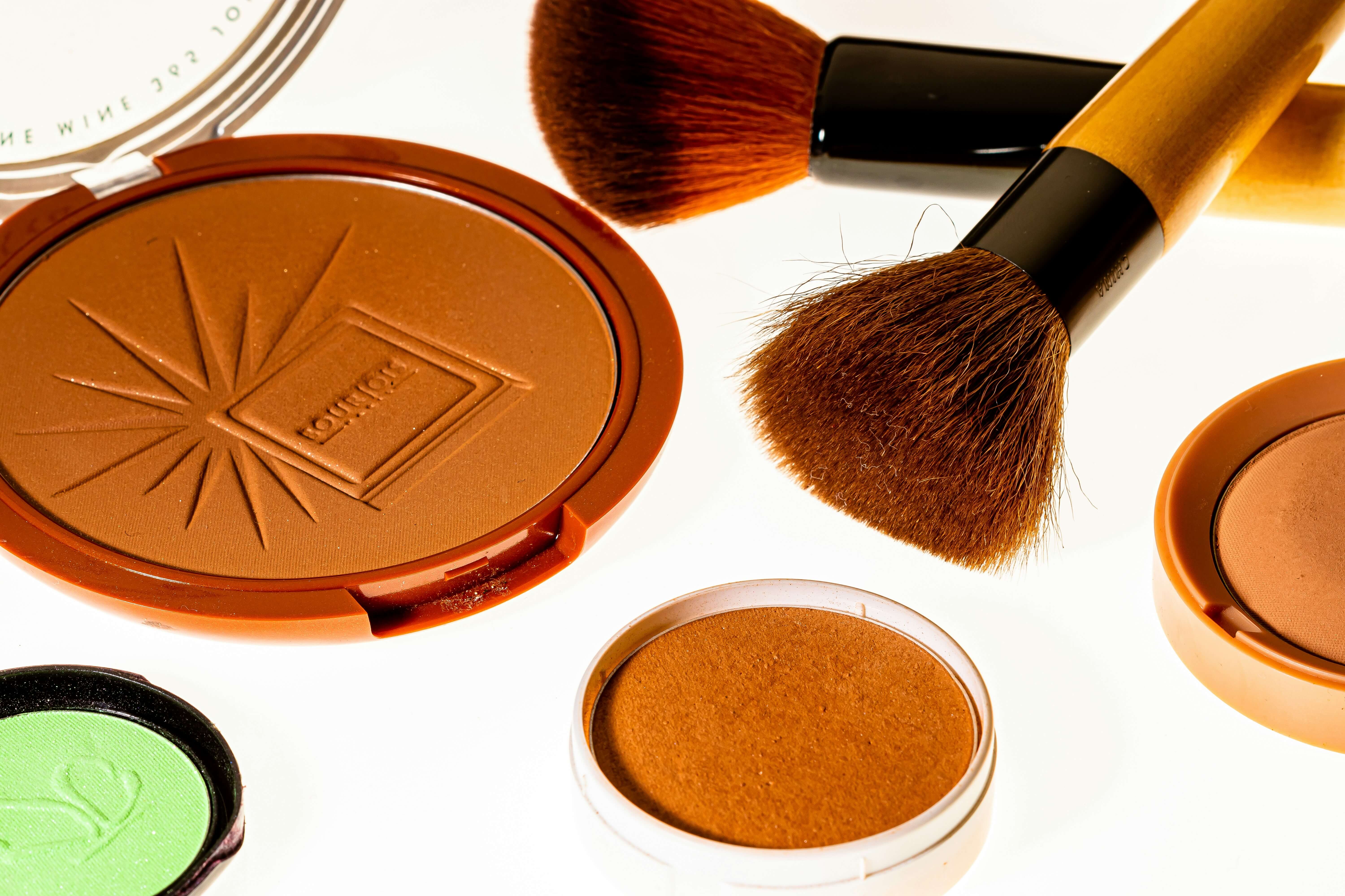 들뜸 없는 베이스 메이크업: 파운데이션과 피부 표현 밀착 가이드 (파운데이션, 베이스 메이크업, 피부 표현)