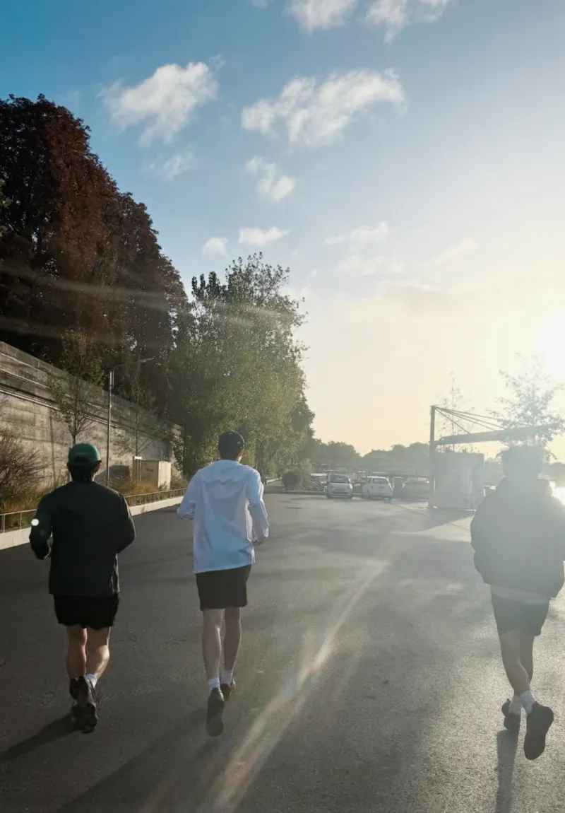 BTS 뷔, 뷔 공항패션, 뷔 패션위크 참석, 뷔 셀린느 패션쇼, 뷔 셀린느 앰버서더, 뷔 셀린느 2026, 셀린느 2026 컬렉션, 셀린느 패션 트렌드, 파리 패션위크, 인천공항 뷔 출국, 뷔 런웨이 룩, 뷔 셀린느 2026 컬렉션, 셀린느 글로벌 앰버서더, 생클루 국립공원 패션쇼, 뷔 패션 아이콘, BTS 뷔 셀린느, 뷔 셔츠 스타일, 셀린느 캐시미어 카디건, 뷔 히로노 인형, 뷔 셀린느 화보, 셀린느 남성룩, 뷔 셀린느 무드, 뷔션위크, Vashion Week, TaehyungXCeline