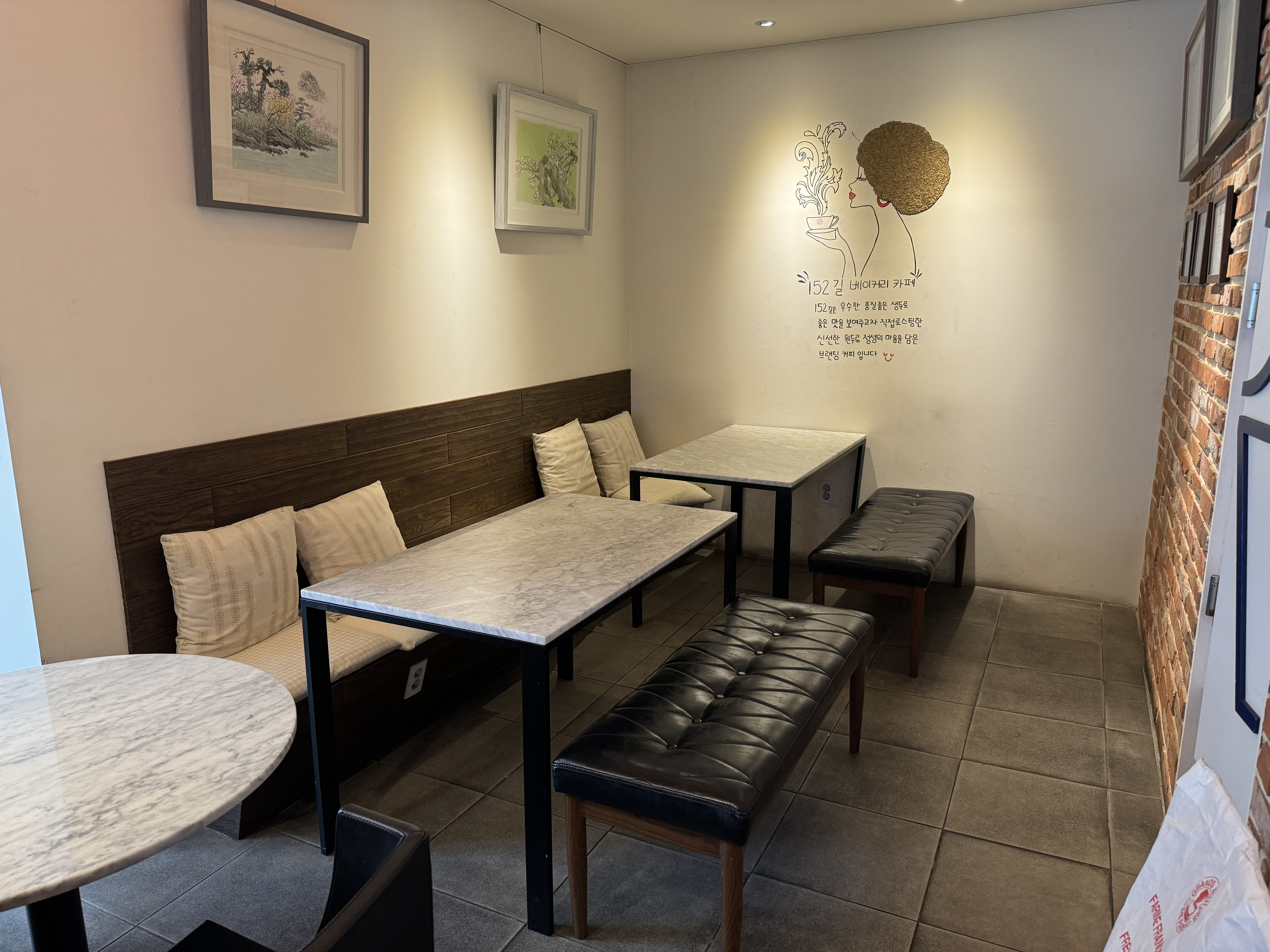 도봉동-카페-152길-카페좌석