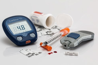 혈당기 (출처 : pixabay)