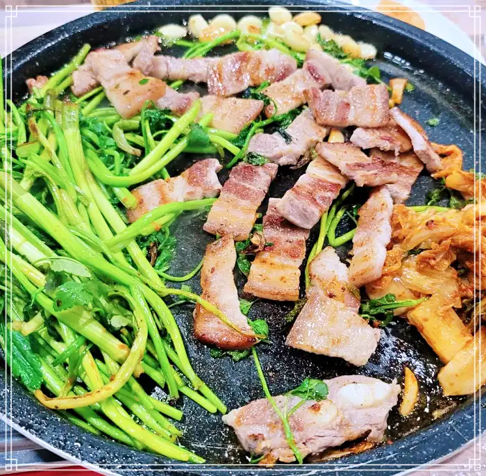 생방송 오늘저녁 숙대입구 남영역 미나리 삼겹살, 냉삼 맛집