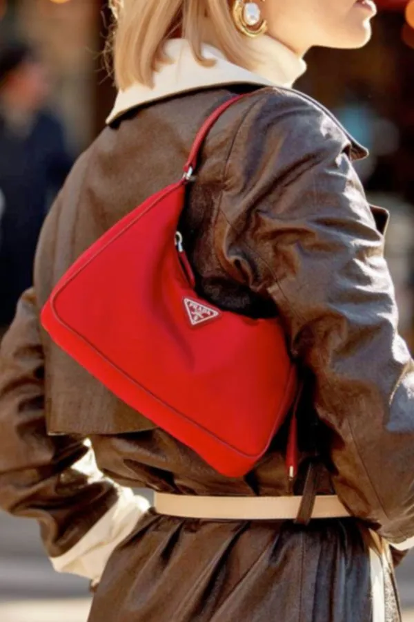 명품백-브랜드-순위-프라다-나일론-호보백