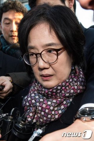 제국의 위안부 공로상 수상 반발