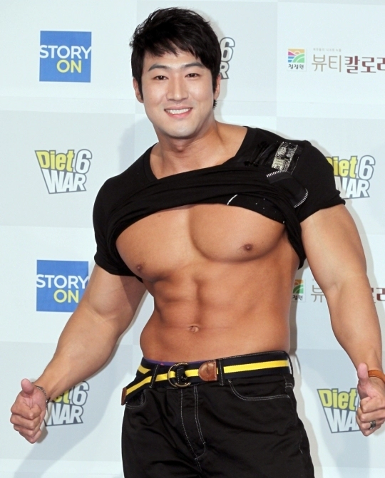 황철순 세번째 폭행 지인 여성 폭행 근황