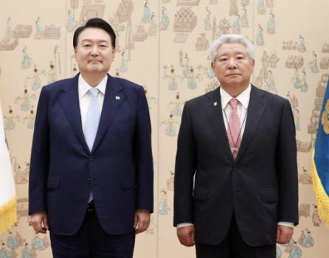 김홍일 변호사 방송통신위원장