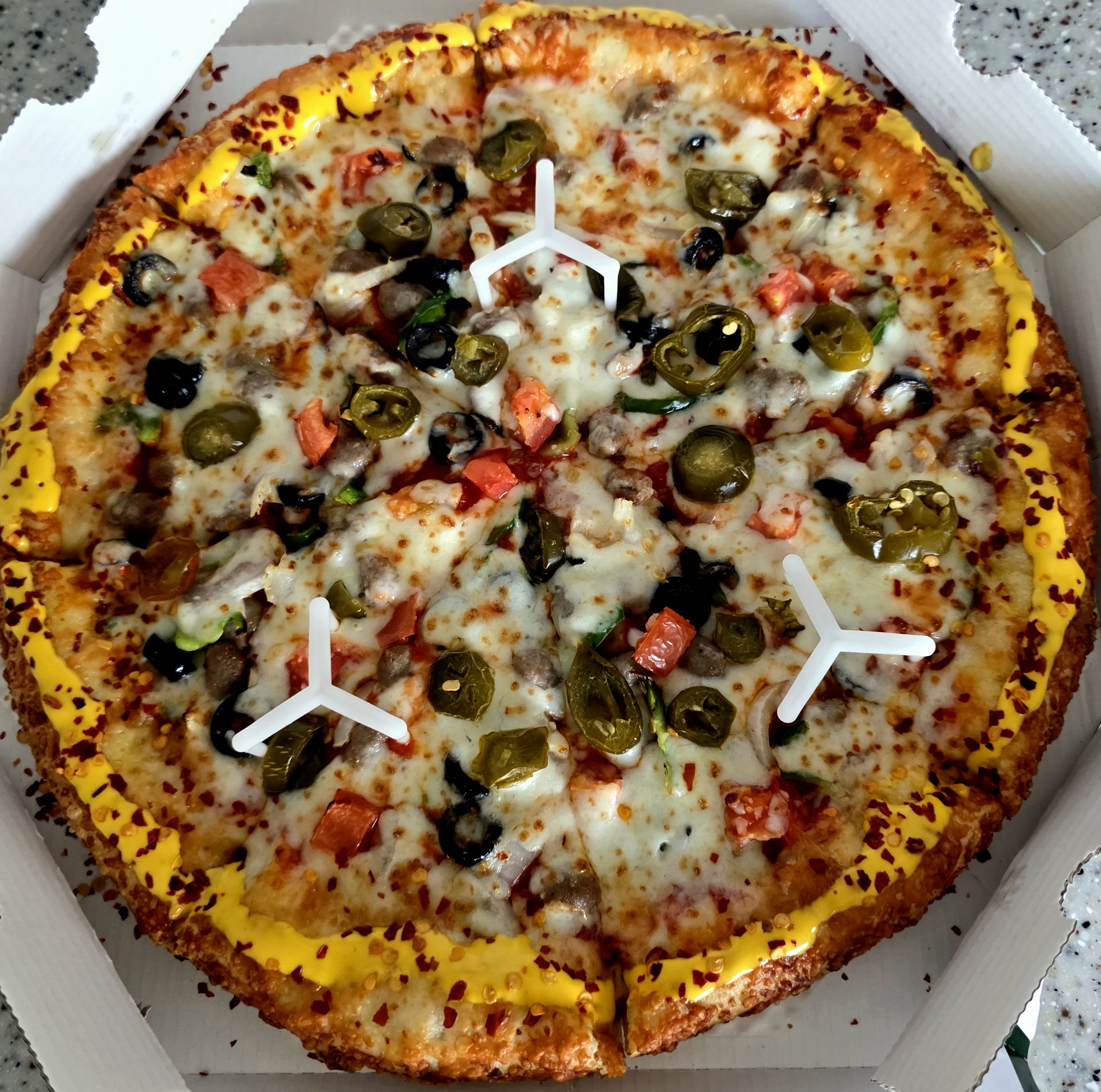 피자가-따뜻하게-배달되었어요.