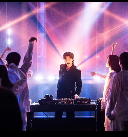 모래 알갱이-임영웅 뮤직비디오 듣기