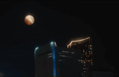 두 세계를 오가1