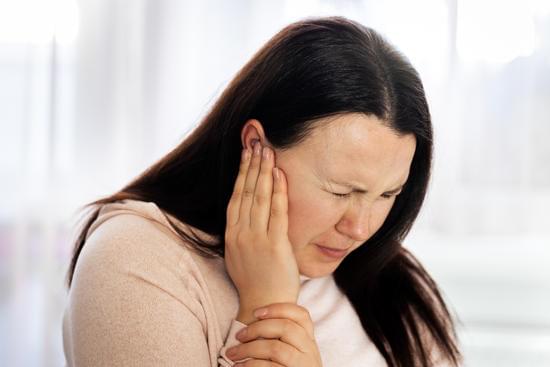 귀울림 (이명, Tinnitus): 원인, 증상, 치료 및 관리 방법