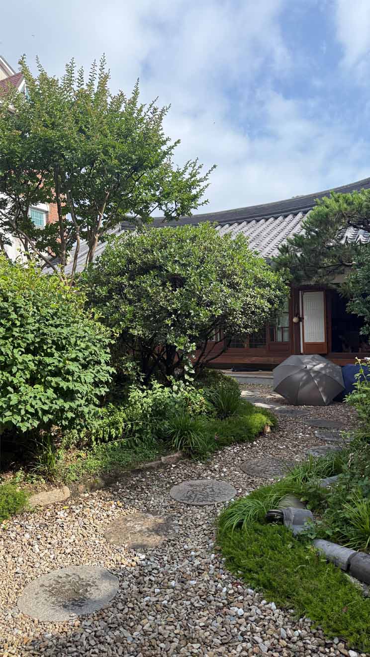 전주-한옥마을숙소추천-마당예쁜집-정원