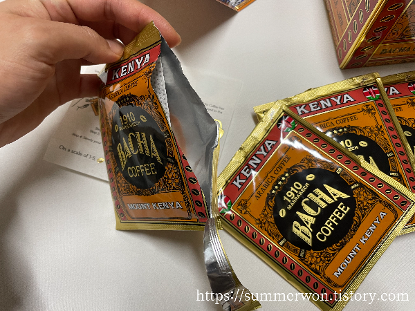 바샤커피 드립 백을 뜯었을 때