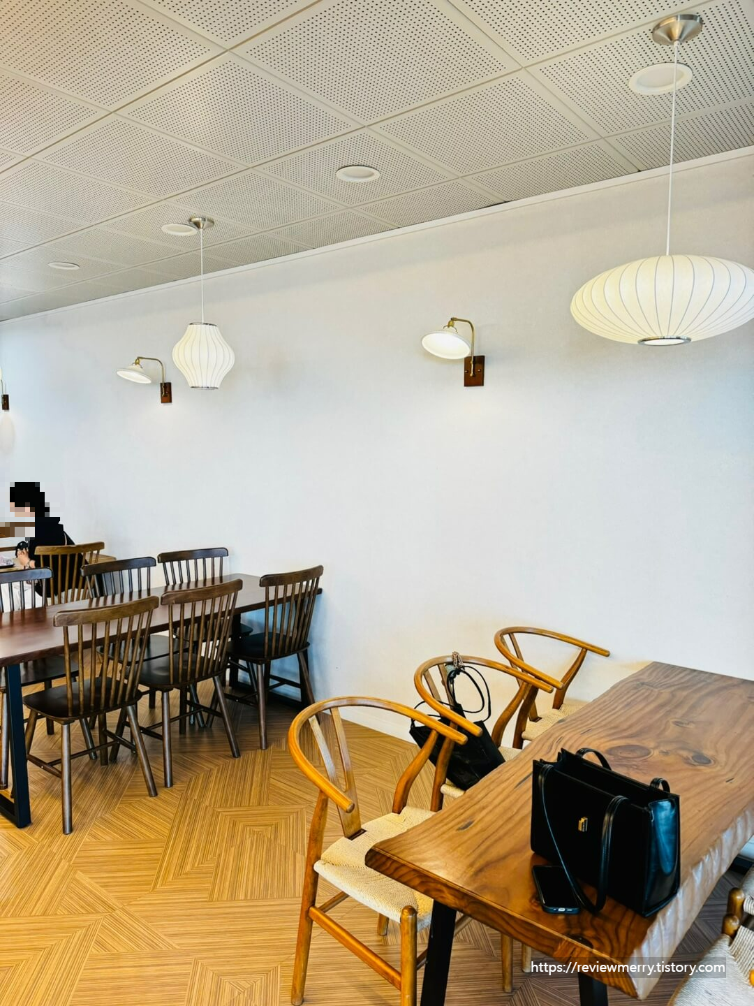 내부 테이블 사진