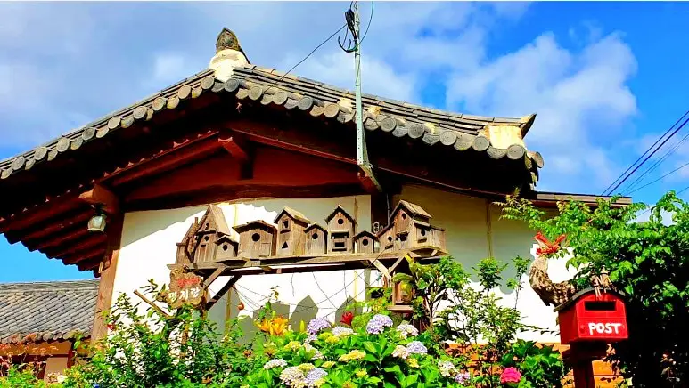 생방송오늘저녁 경주 150년 된 폐가의 변신 한옥 스테이 펜션 여행 가볼만한 곳 추천