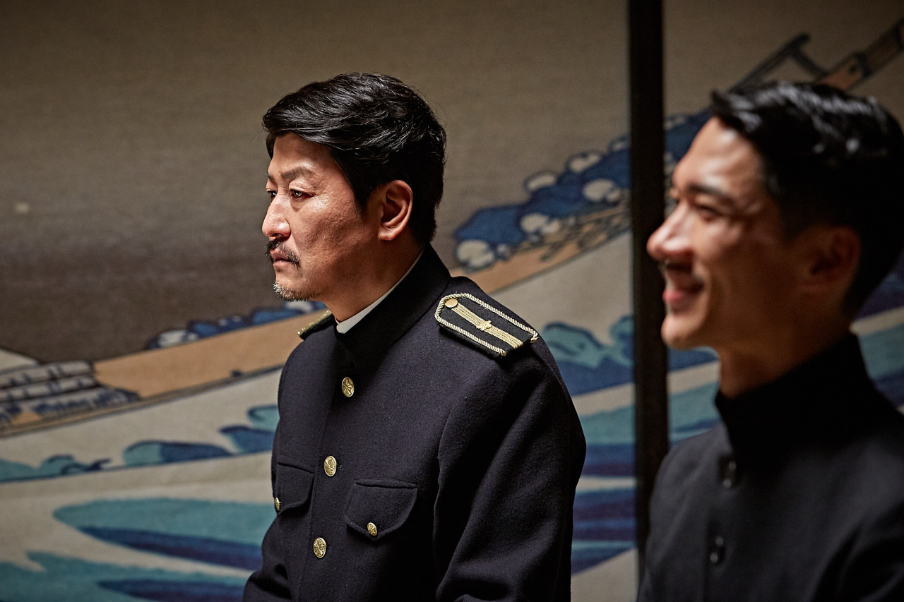 양면의 정체성, 위험한 신뢰, 침묵의 정의를 담은 영화 '밀정'